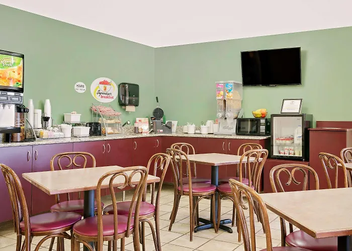 Super 8 By Wyndham Cloquet